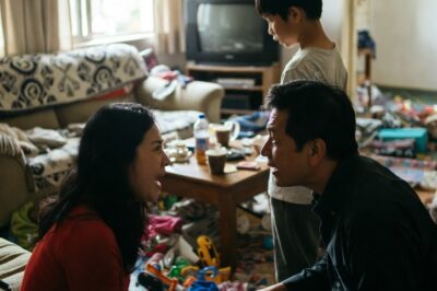 “The little girl was on her knees on the floor, her tiny hands red and sore. Her stepmother stood over her, yelling: ‘Clean it up! If you don’t finish, you don’t eat!’ Exhausted, the girl collapsed, gasping. Suddenly, the door burst open. Her father—a soldier—had come home earlier than expected. He froze, then roared: ‘My daughter… who did this to her?!’ The stepmother went pale, and the girl whispered: ‘Daddy… I hurt…’ And the father’s fury began to ignite.”