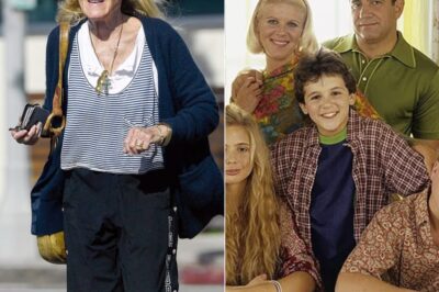 A familiar TV mom from a popular 1980s sitcom, who once appeared on screen with Martin Short before later becoming a well-known face in daytime soap operas, is getting renewed attention as fans notice she still looks radiant at 74, sparking curiosity online as viewers revisit classic shows and try to guess which beloved television star from that era it might be.