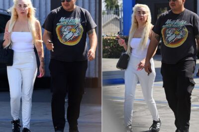 Amanda Bynes drew attention during a rare public appearance as the actress stepped out with boyfriend Zachary Khan, sharing that she has recently lost around 30 pounds while focusing on personal wellness, with fans noticing the update as photos from the outing circulated online and sparked renewed interest in the former child star.